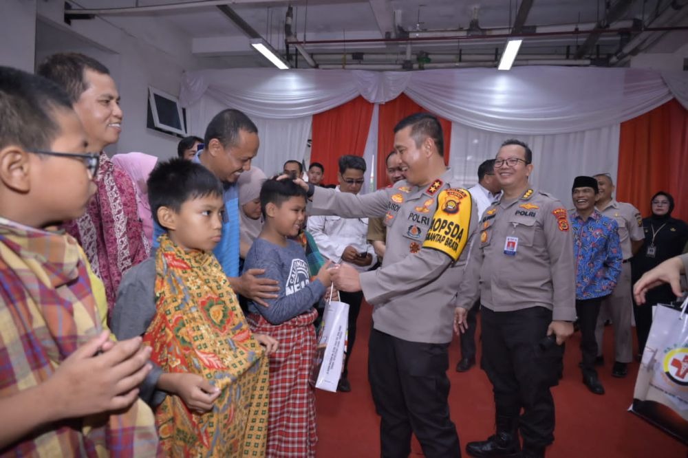 kapolda jambi tinjau bakti kesehatan polri presisi untuk negeri di jambi 69289