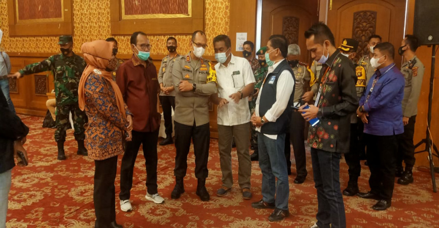 kapolda jambi tinjau langsung pengamanan rapat pleno rekapitulasi penghitungan suara 32938