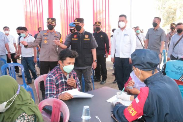 kapolda jambi tinjau vaksinasi massal di kabupaten kerinci 27209