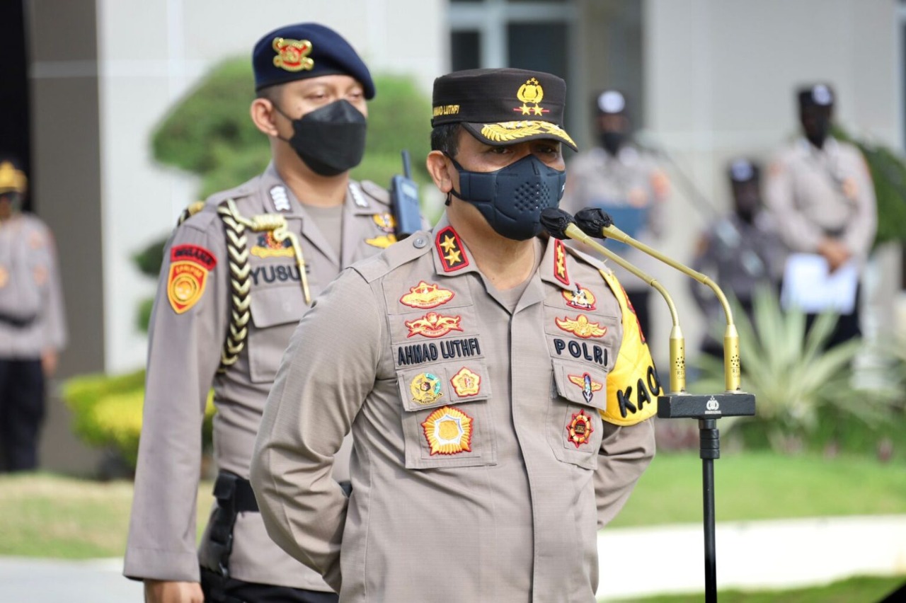 kapolda jateng beri penghargaan 119 personel berprestasi 22594