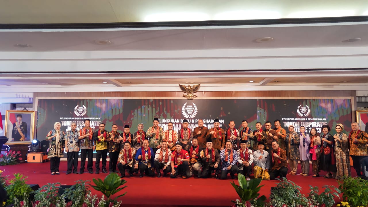 kapolda jateng dan kabid dokkes dinobatkan menjadi tokoh inspiratif jawa tengah 2023 68920