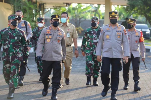 kapolda jateng dan pangdam iv diponegoro terapkan managemen kontijensi penanganan covid 19 9273