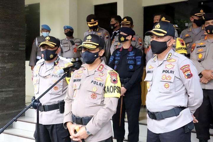 kapolda jateng dukung pencopotan baliho ilegal dan provokatif 32723