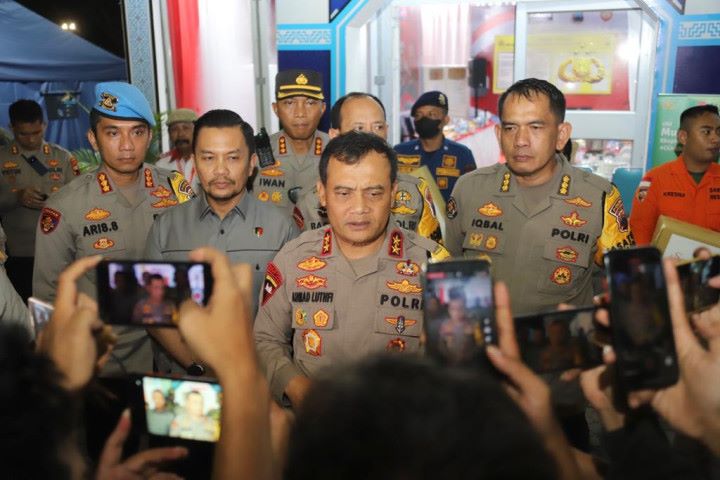 kapolda jateng instruksikan anggota tertibkan tradisi balon udara saat lebaran 57160