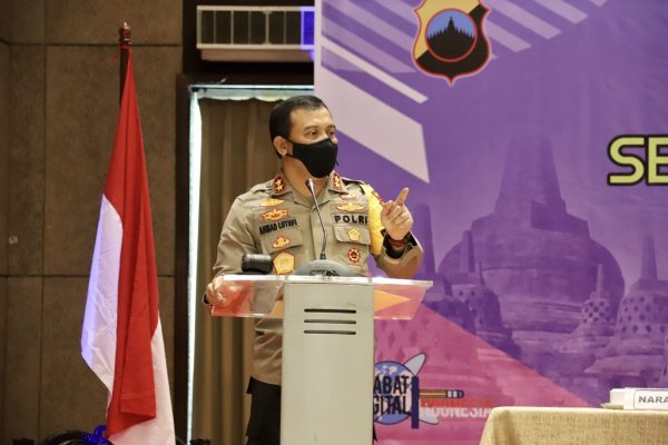 kapolda jateng minta jajarannya menjadi sahabat digital bagi masyarakat 24413