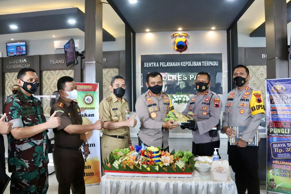 kapolda jateng resmikan gedung dan aplikasi pelayanan terpadu polres pati 22588