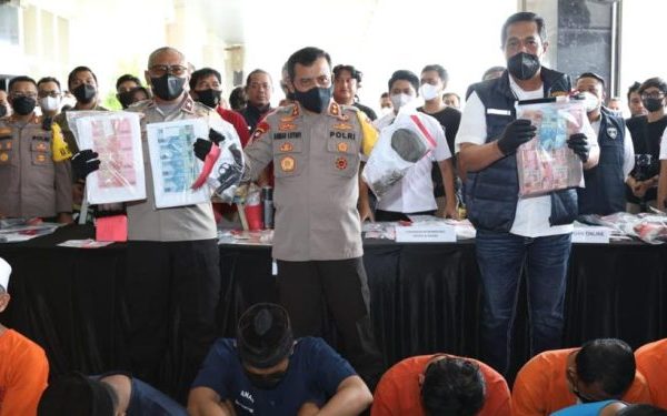 kapolda jateng serahkan mobil curian kepada pemilik asli terima kasih polda jateng 48716
