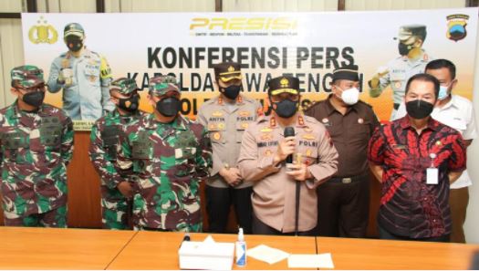 kapolda jateng tinjau posko ppkm mikro di kudus 28705