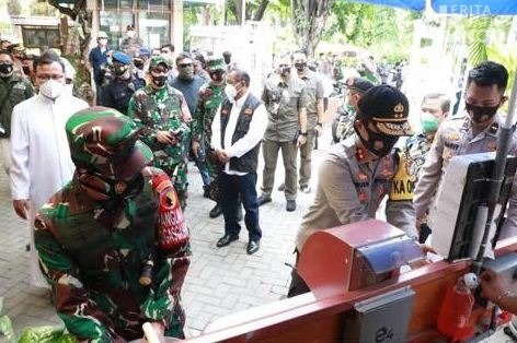 kapolda jatim ingatkan protokol kesehatan saat beribadah 32999