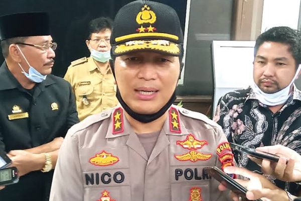 kapolda jatim instruksikan jajaran perketat penjagaan gereja dan instansi polri 30908