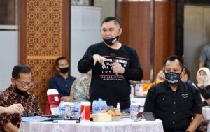 kapolda jatim menghadiri anev masa transisi menuju new normal di surabaya raya 11129