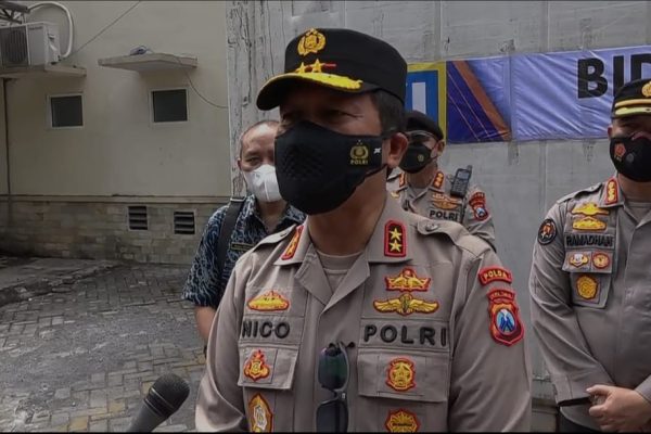 kapolda jatim meninjau posko dvi di rs bhayangkara tirta yatra lumajang 25350