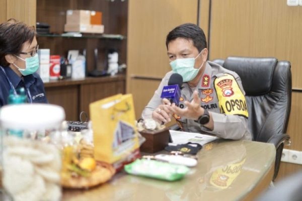 kapolda jatim perlunya badan siber daerah untuk menangani hoaks 16036