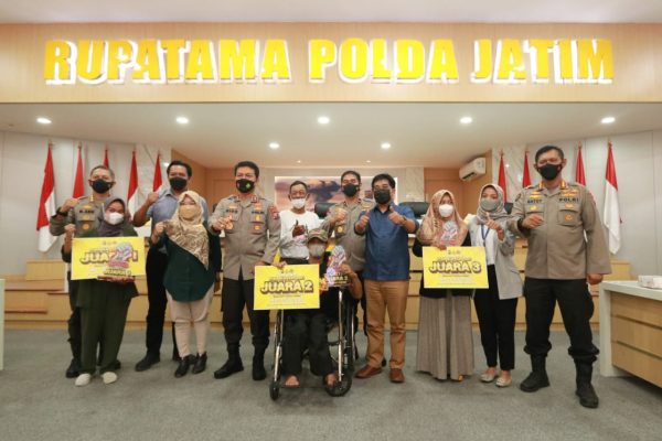 kapolda jatim polisi dalam tugas dan tanggung jawab harus menerima kritik dan masukkan untuk perbaikan kedepan 25359