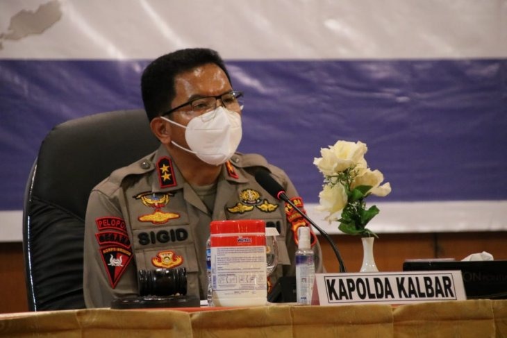 kapolda kalbar patroli di sekitaran kota pontianak pantau pemberlakuan pembatasan kegiatan masyarakat darurat 29320