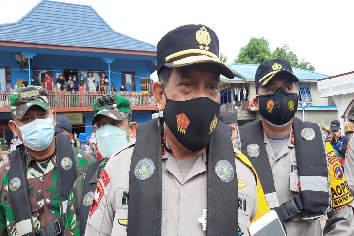 kapolda kalsel mari bangkitkan optimisme di tengah banjir 30455