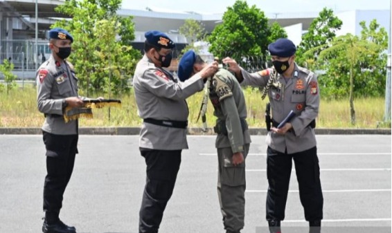 kapolda kalsel mengaku bangga pasukan brimob kawal keamanan di papua 23005
