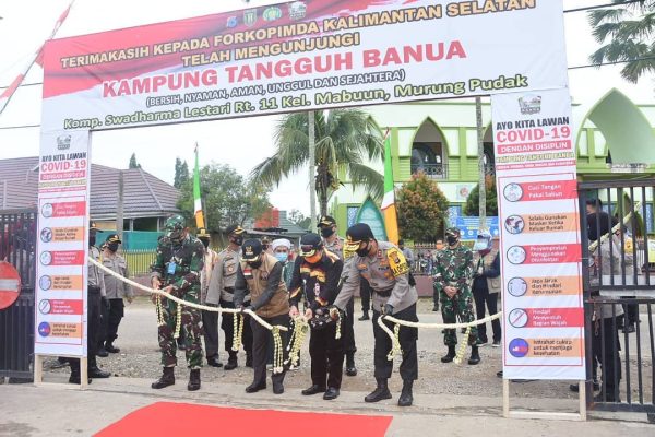 kapolda kalsel resmikan kampung tangguh banua di tabalong 11282