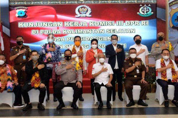 kapolda kalsel tegaskan tidak ada lagi galian yang melanggar aturan 11897