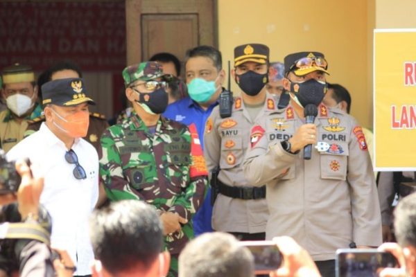 kapolda kalteng bersama gubernur dan danrem 102 panju panjung tinjau vaksinasi massal di di wilayah kalteng 28826