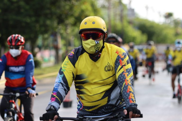 kapolda kalteng bersepeda pagi bersama kepala bnn provinsi kalteng 30736