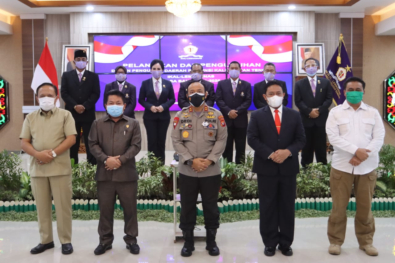 kapolda kalteng hadiri pelantikan dan pengukuhan dpd ikal ri provinsi kalteng masa bakti 2021 2026 29017