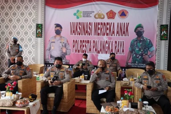 kapolda kalteng ikuti vicon vaksinasi bersama kapolri di mapolresta palangka raya 9970