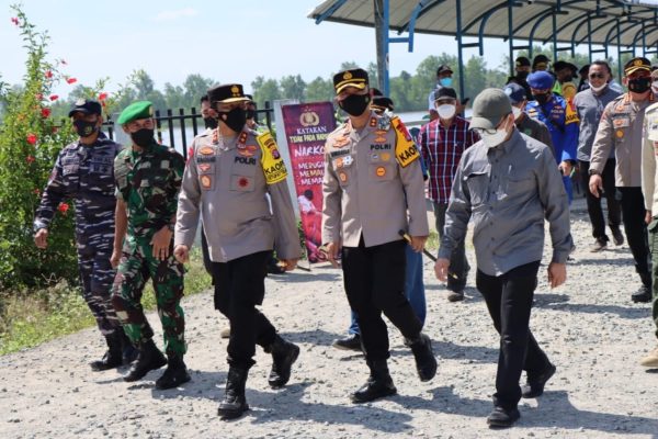 kapolda kalteng tinjau arus mudik pastikan mudik aman dan nyaman 46487