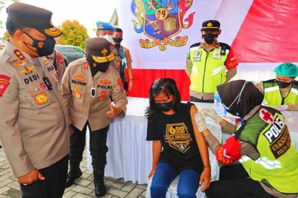 kapolda kalteng tinjau vaksinasi covid 19 di pelabuhan flamboyan bawah 24708