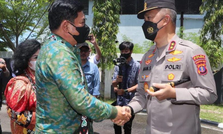 kapolda kaltim sambut kedatangan menteri agraria dan tata ruang ri 49739