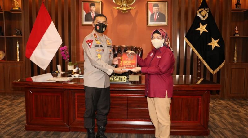 kapolda kaltim sambut kunjungan kerja deputi bidang pelayanan publik kemenpan rb 18371