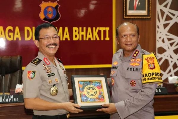 kapolda kaltim sambut rombongan pasis sespimti dikreg ke 33 tahun 2024 72978