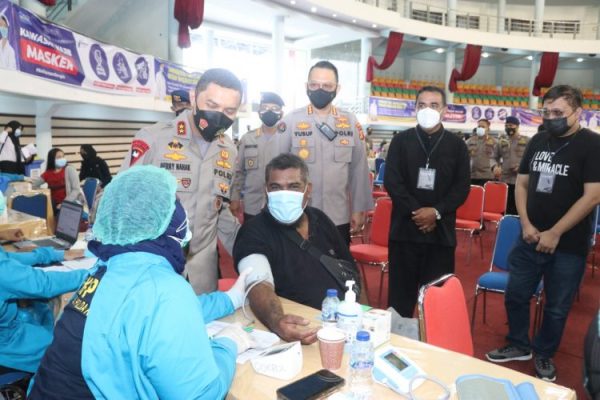 kapolda kaltim tinjau gerai vaksin presisi di gedung bscc dome balikpapan 27196