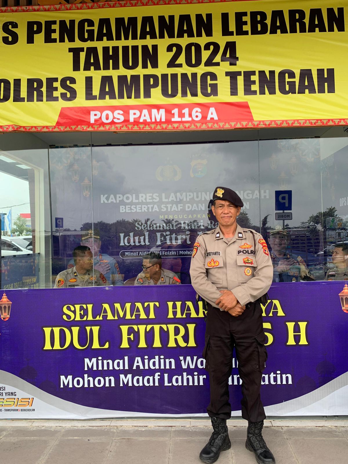 kapolda lampung beri penghargaan sekolah perwira untuk aiptu supriyanto 72710