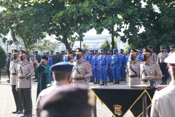 kapolda lampung pimpin serah terima jabatan tiga kapolres di lampung 23156