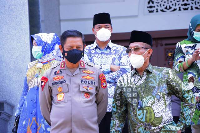 kapolda lampung tinjau vaksinasi merdeka di uin 27164