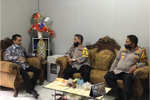 kapolda maluku jalin silaturahmi ke kantor kpu 11104