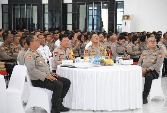 kapolda maluku minta pelayanan masyarakat ditingkatkan di 2024 68518