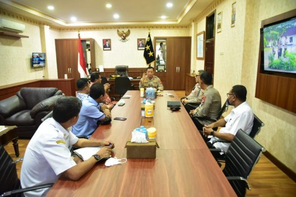 kapolda maluku pimpin rakor percepatan penanganan covid 19 dan vaksinasi 23030