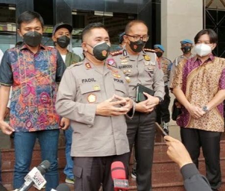 kapolda metro jaya ajak pembalap ikut vaksin booster 23194