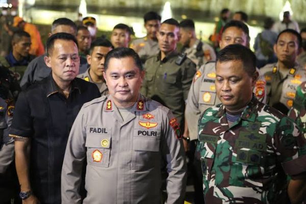 kapolda metro jaya dan pangdam jaya apresiasi demo kenaikan bbm berjalan kondusif 49746
