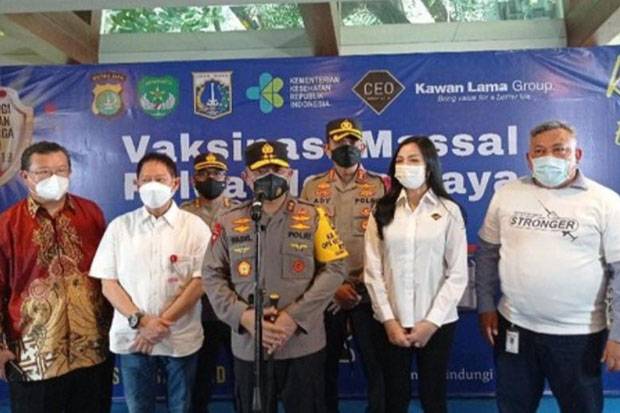 kapolda metro jaya meninjau pelaksanaan vaksinasi covid 19 di kalideres 9189