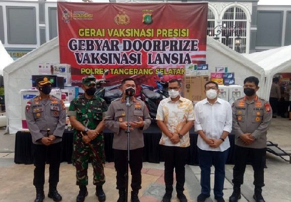 kapolda metro jaya minta masyarakat tangsel tetap hidup normal tidak perlu khawatir 23347