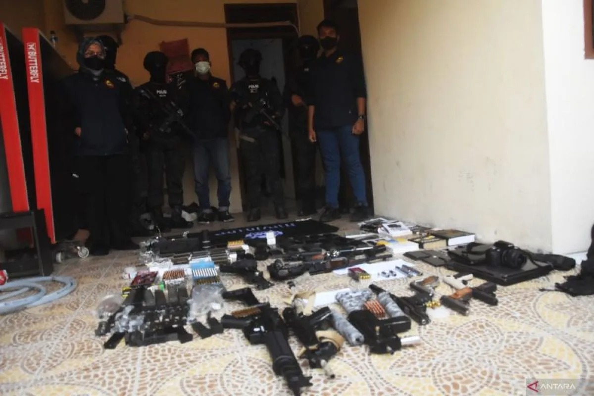kapolda metro jaya sebut ds 88 temukan bendera isis saat penggeledahan di bekasi 62327