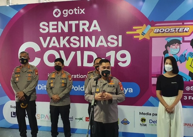 kapolda metro jaya tinjau gerai vaksin di spark 23275