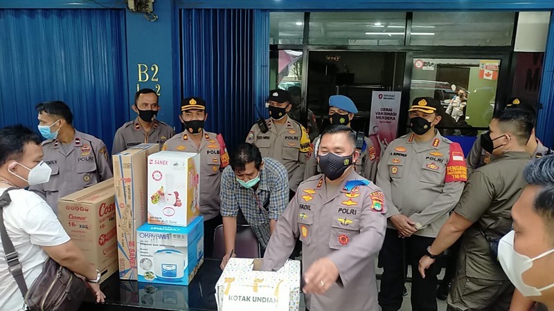 kapolda metro tinjau gerai vaksin merdeka aglomerasi di bekasi 34410