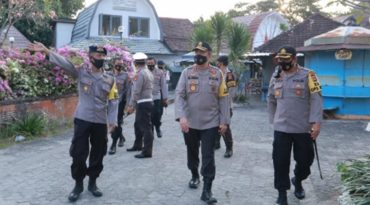 kapolda ntb lakukan sidak ke pasar dan tempat wisata pastikan masyarakat menerapkan protokol kesehatan 34987