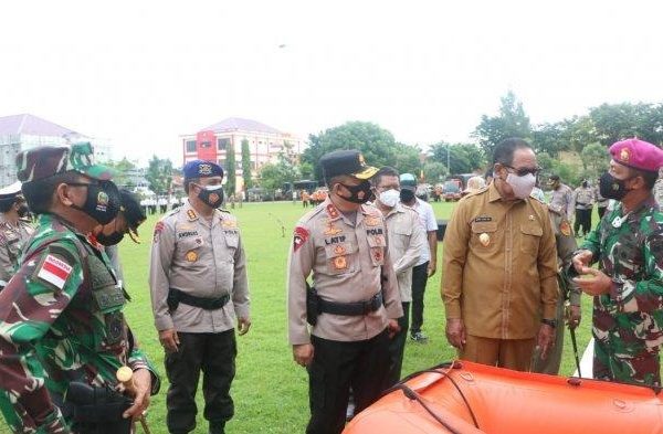 kapolda ntt bersama wakil gubernur ntt tinjau posko presisi polda ntt 36850