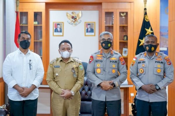 kapolda ntt dan bupati malaka berharap terus bangun sinergitas dalam upaya percepatan vaksinasi dan investasi 22892