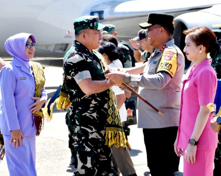 kapolda ntt hadir dan sambut hangat kunjungan kerja panglima komando gabungan wilayah pertahanan ii 78651